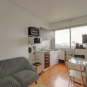 Pour 4 Personnes Proche Des Buttes Chaumont Paris