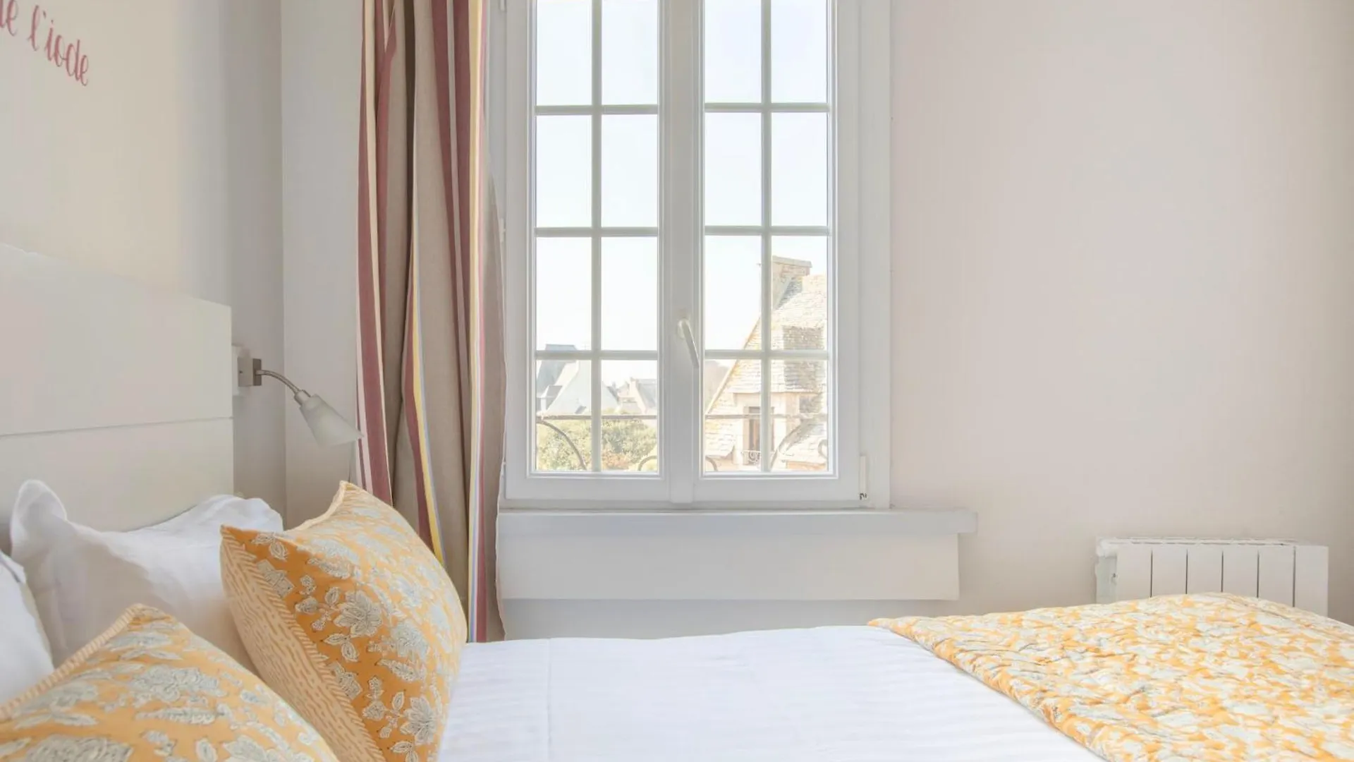 ***  Hotel Du Centre - Chez Janie Roscoff Francia